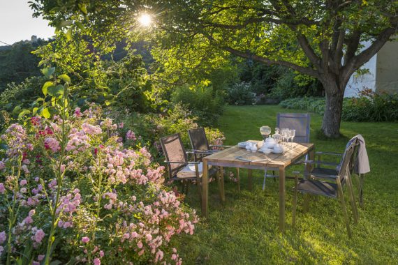 Venedig Stapelstuhl – Gartenmöbeloase. Online Shop mit Schauraum